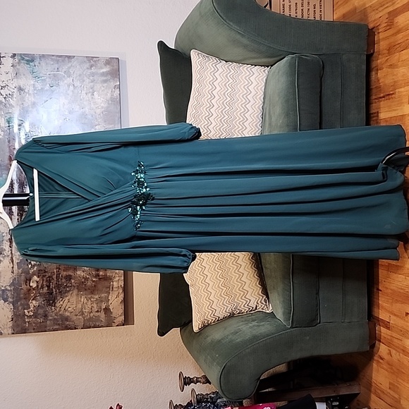 SHEIN Dresses & Skirts - 388 SHEIN Curve Hunter Green Chiffon Maxi Dress
